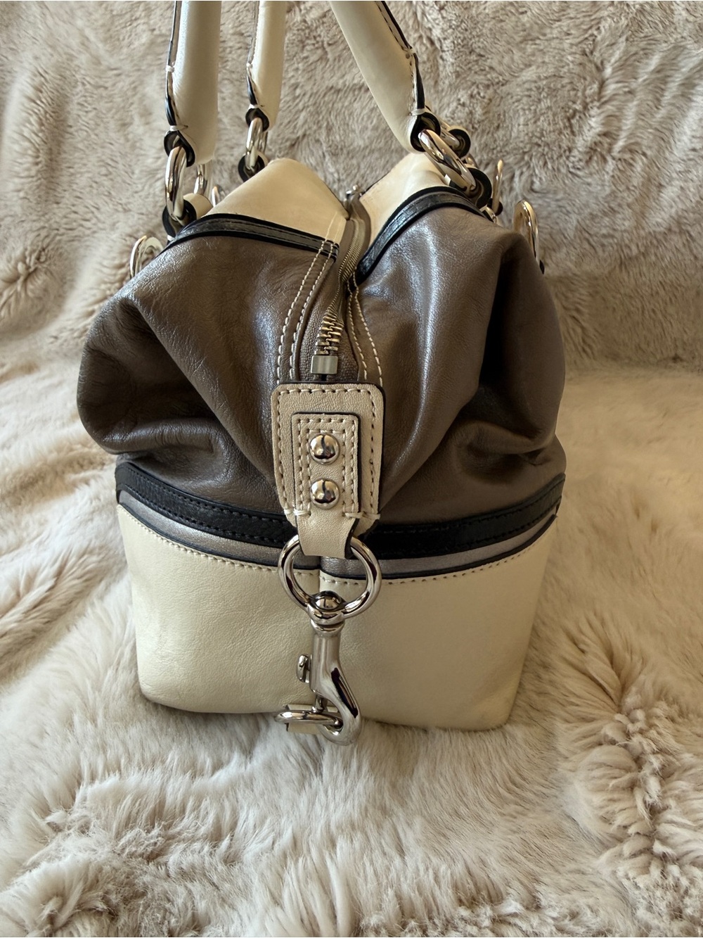 Coach Two-Tone Leather Ashley Two-Way Satchel in Cream and Brown - Picture 4 of 11
